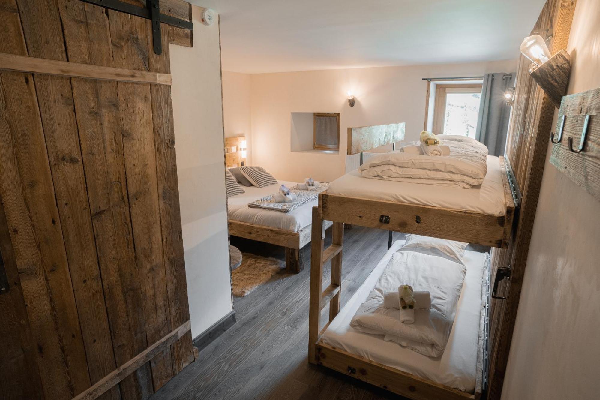 Le Toi Du Monde Bed & Breakfast Флюме Екстериор снимка